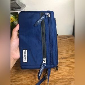 Baggallini wristlet wallet